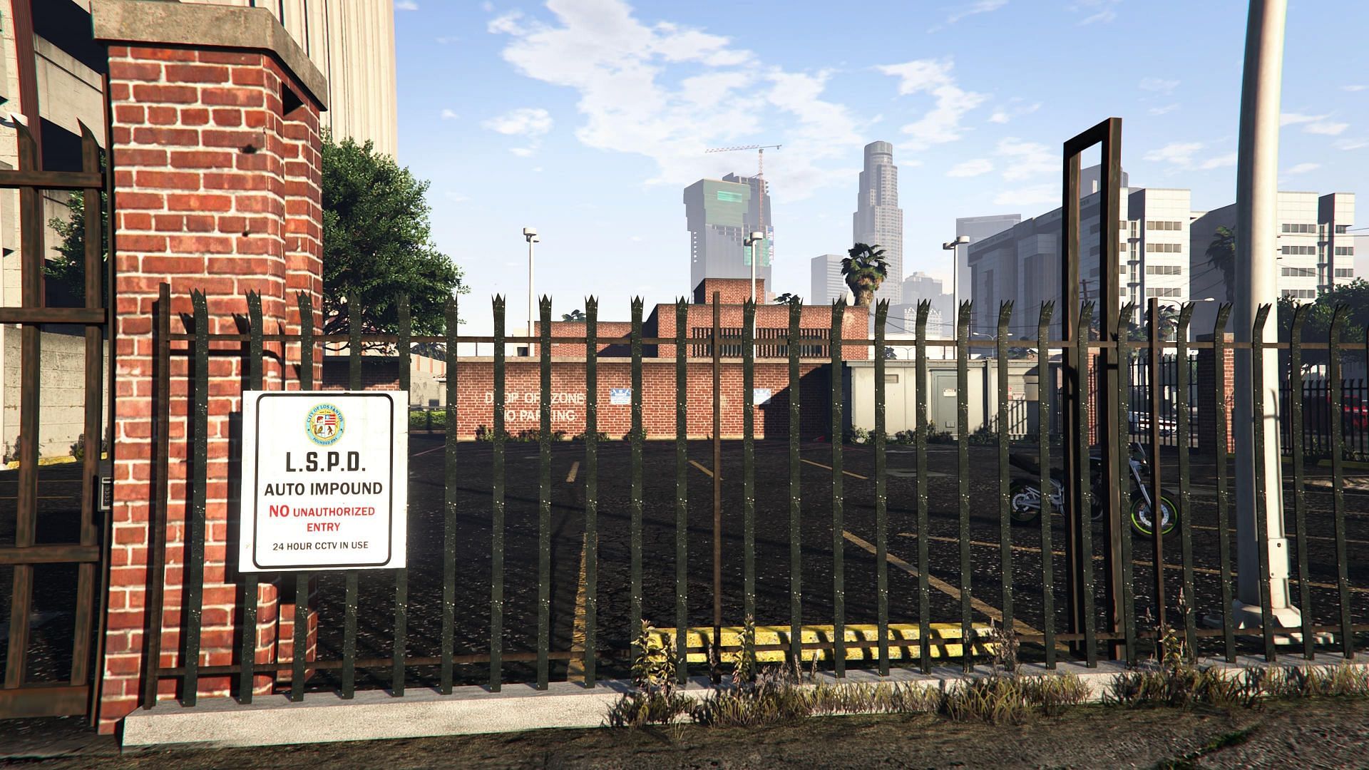 The fee to collect the impounded vehicle can be paid at one of the gates (Image via Rockstar Games)